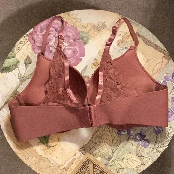 Bra 🦢 - Picture 3 of 5